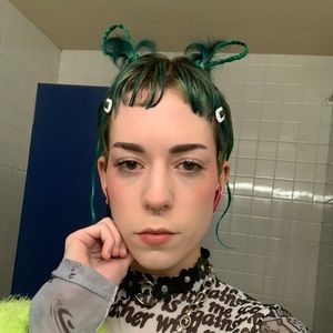 Meet your Posher, Elizabeth